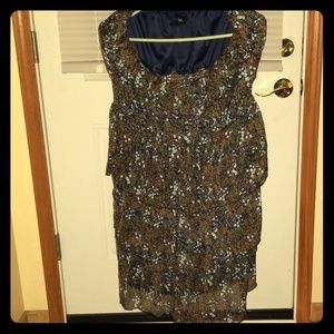 Sleeveless tiered floral pattern dress